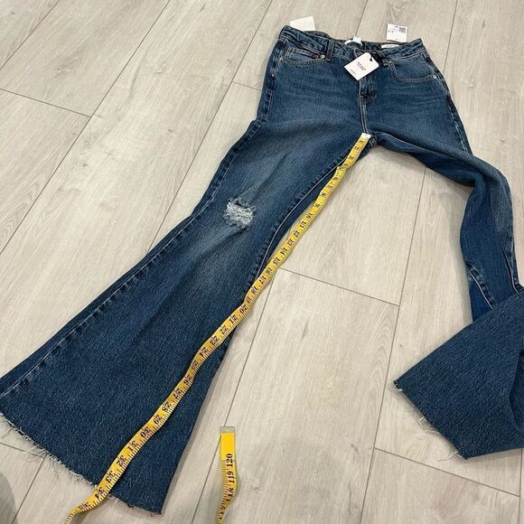 Forever 21 mid rise flare jeans size 27| - Picture 4 of 9